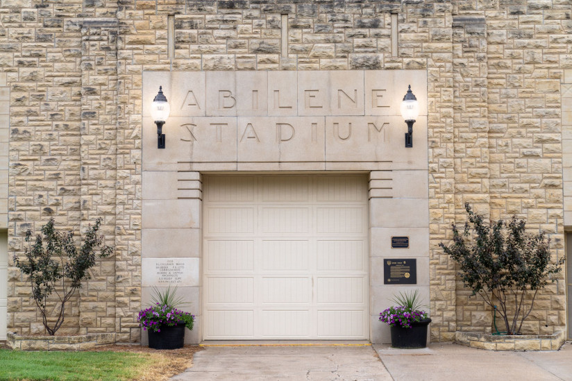 Eisenhower-Park-Tom-Smith-Stadium-Abilene,KS