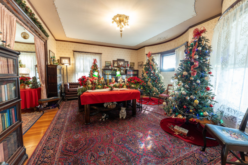 Christmas-Seelye-Mansion-Abilene,KS