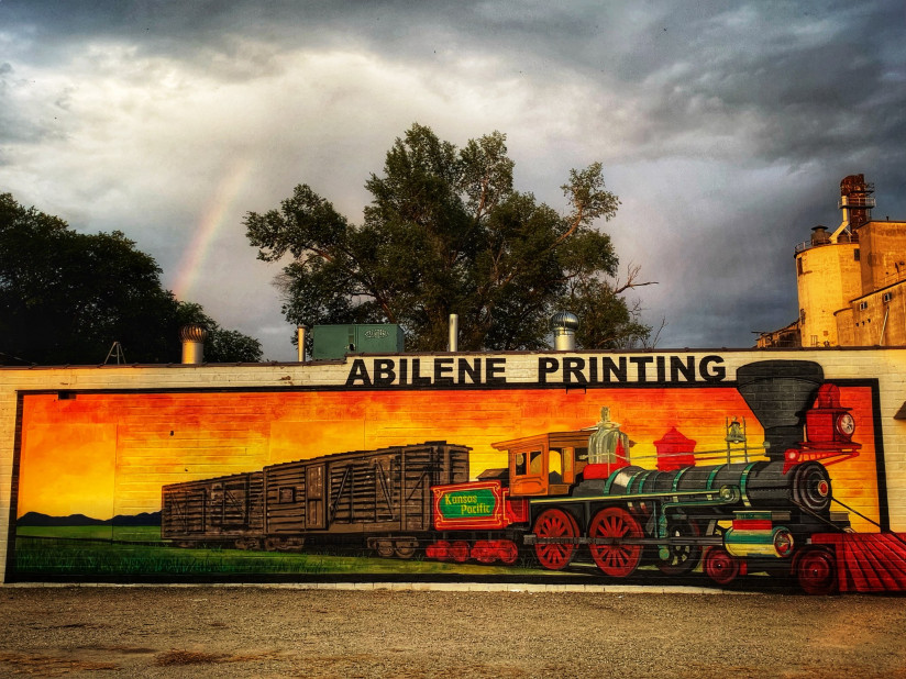 Train-Mural-Abilene,KS